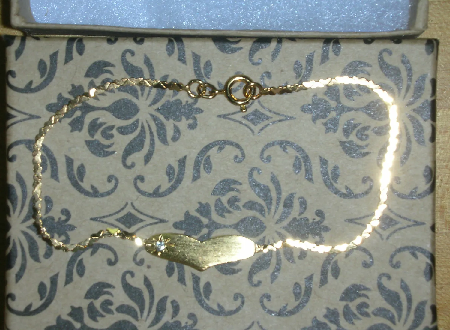 Authentic 23 Karat Gold Plated Heart Shaped Bracelet w Diamond Chip Made in USA 7 Inch