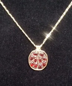 Authentic Garnet Style Pomegranate Pendant Necklace Gold Plated Fruit Jewelry 18" NWOT