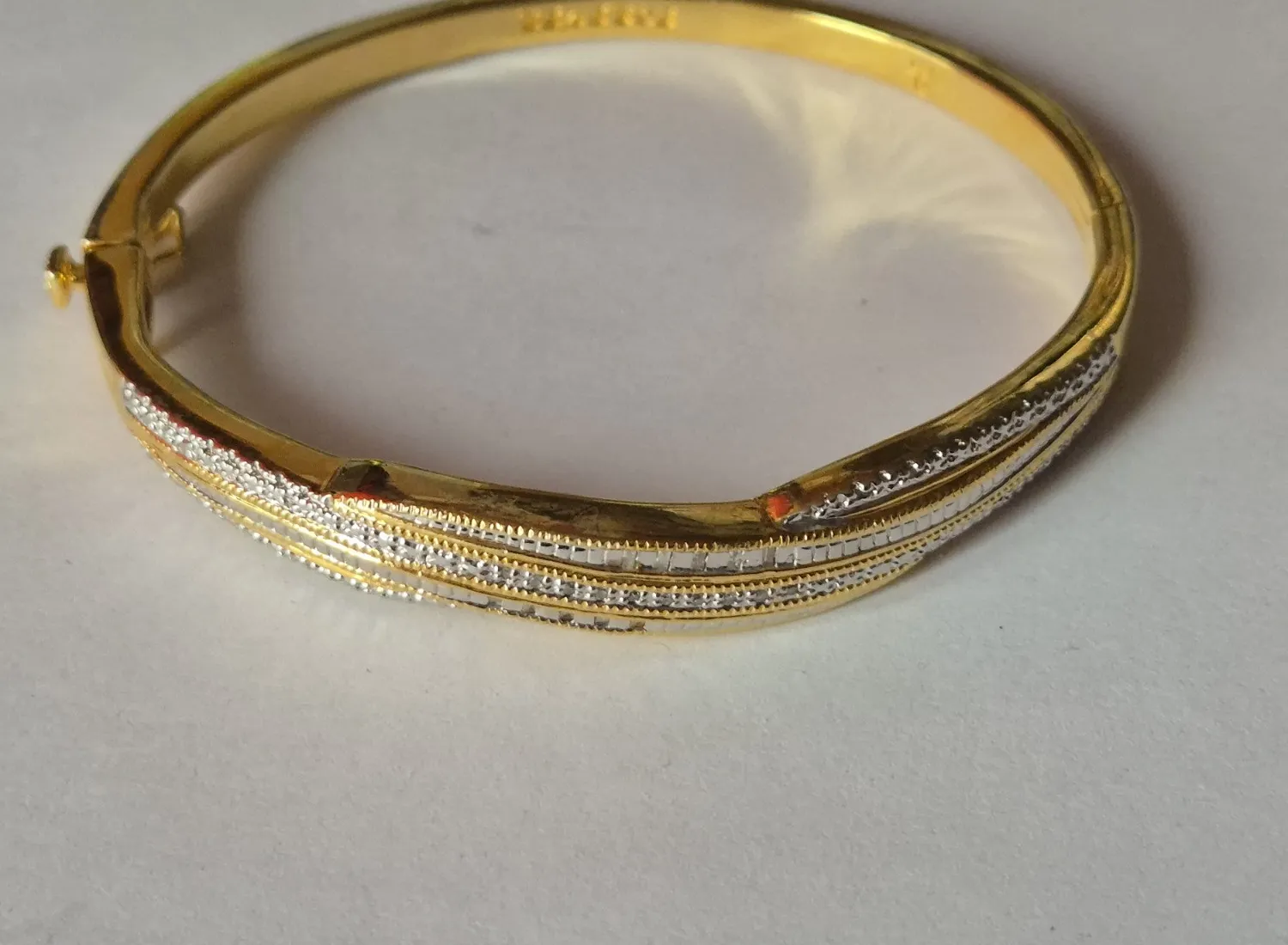 Authentic The Infinite Radiance Gold-Plated Bangle