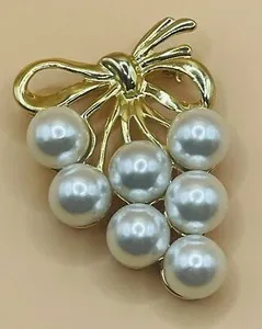 Authentic Vintage White Pearl Bunch of Grapes With Gold Plated Bow Costume Jewelry Brooch