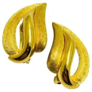 Authentic Celestial Gold‑Plated Dior Clip‑On Earrings – Vintage Aura of Divine Light
