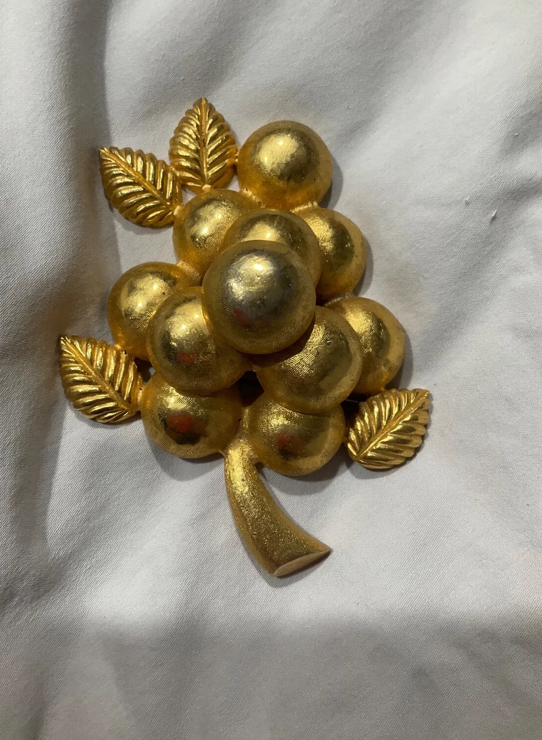 Authentic The Gilded Vineyard: A Judith Leiber Vintage Grape Cluster Talisman