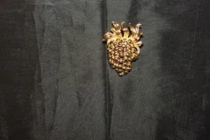 Authentic Vintage Signed Napier Gold Plated Grapes Brooch 2"L Signed Napier