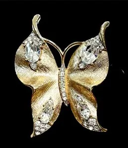 Authentic NWT 60'S CROWN TRIFARI GOLD-PLATED CRYSTAL RHINESTONE MEDIUM SZ BUTTERFLY BROOCH