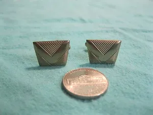 Authentic Celestial Harmony: Vintage Gold-Plated Two-Texture V Cufflinks