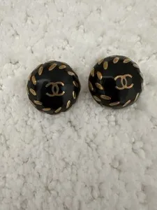 Authentic CHANEL Paris Fall 1997 Gold Plated Black Enamel CC Round Earrings. Clip on