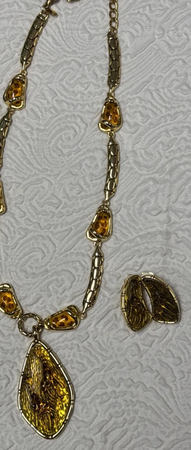 Authentic Genuine BALTIC AMBER Gold Plated Giraffe Pendant Necklace & Giraffe Clip Earring