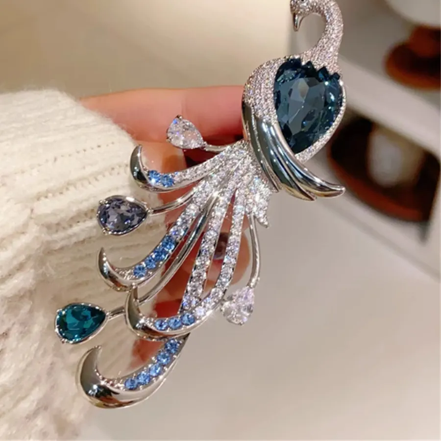 Authentic Elegant Green Crystal Peacock Brooch For Women Luxury Big Bird Animal Lapel Pin Casual Suit Coat Dress Jewelry Gifts