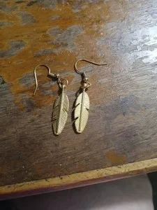 Authentic The Feather of Truth Golden Earrigns