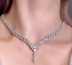 Authentic Celestial Tear of Luminosity: The 10-Carat Moissanite Pendulum