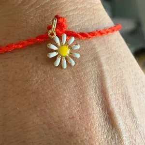 Authentic Blossoming Abundance - A Golden Daisy's Gift of Unwavering Love