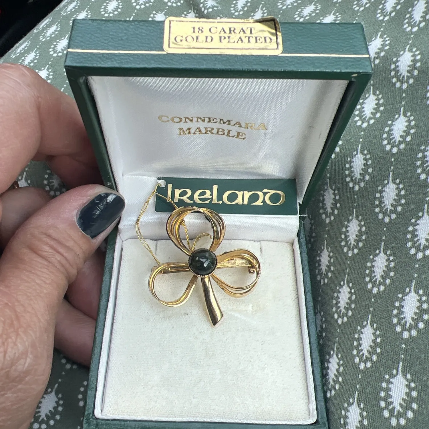 Authentic Shamrock Pin 1.5” Connemara Marble & 18 K Gold Plated Ireland NIB