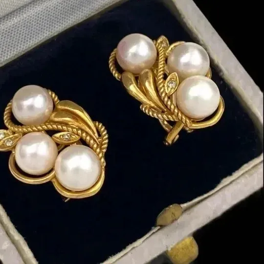 Authentic Lunar Grace Art Deco Pearl Earrings In Gilded Gold