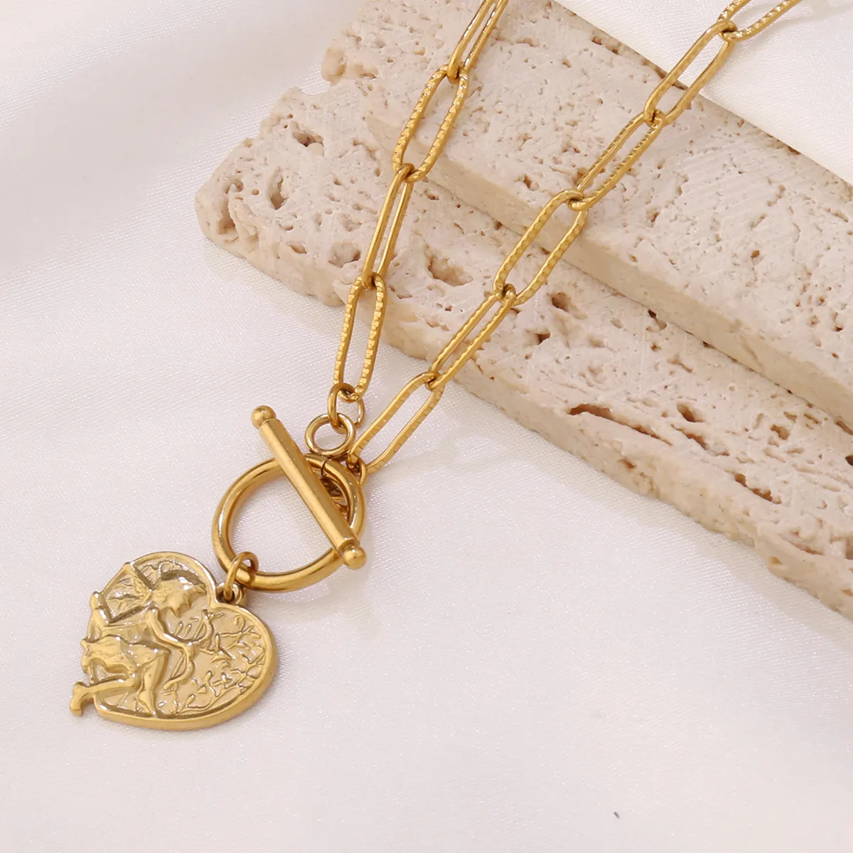 Authentic 1Pcs 18K Gold Cupid Pendant Necklace for Women Simple Love Peach Heart Charms Toggle Necklaces Holiday Gifts