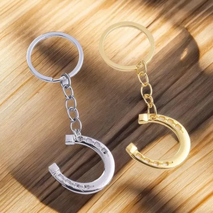 Authentic 1Pcs Fresh Design Small Gift Horse Step Pendant Modern Minimal Lucky Horseshoe Gold Key Pendant