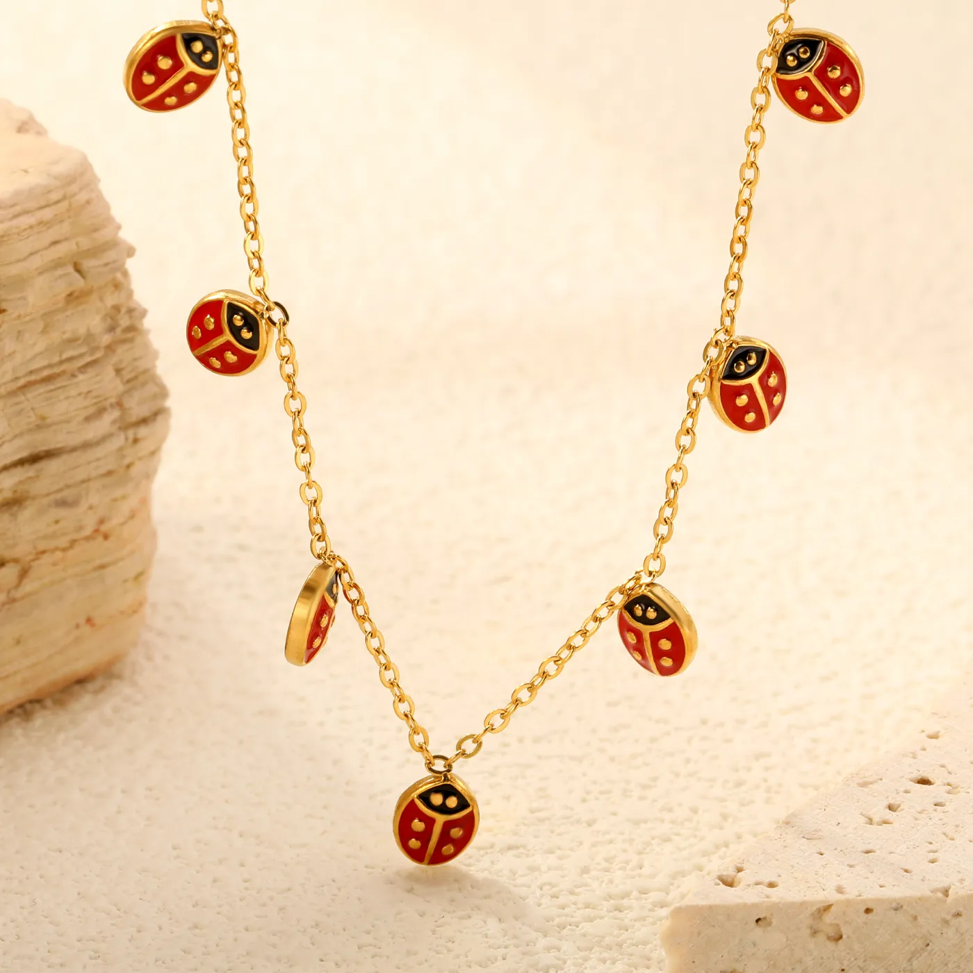 Authentic Fashion Stainless Steel Oil Drop Ladybug Necklace Ins Creative Gold-plated Personalized Pendant Necklace for Girls Jewelry