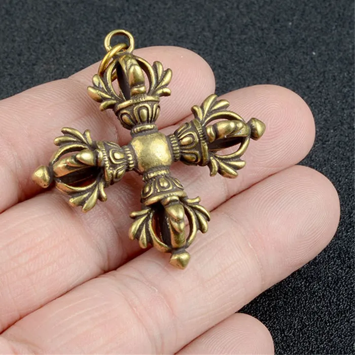 Authentic Buddhism Dorje Cross Vajry Pestle Keychain Pendant Vintage Metal Key Chains Bag Charm Key Rings Artwork Collection