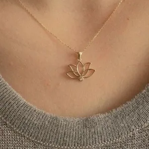 Authentic 2 Ct Round Cut Simulated Diamond Fancy Lotus Pendant In 14k Yellow Gold Plated