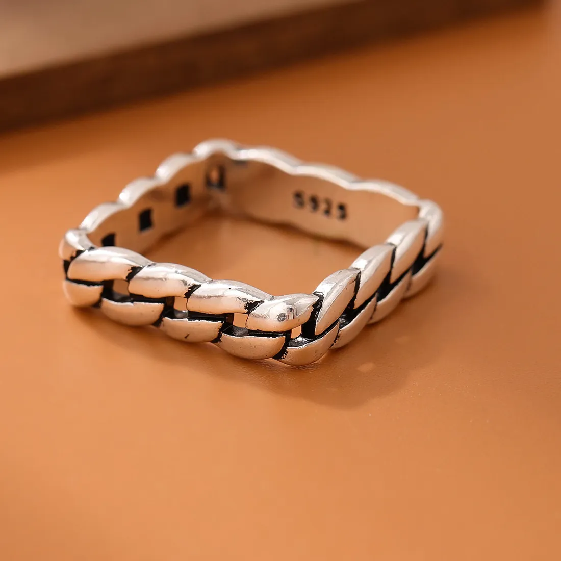 Authentic The Eternal Loop Sterling Chain Ring