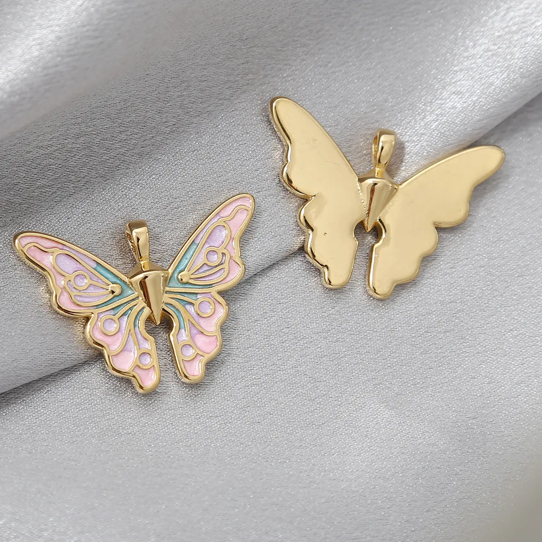 Authentic 4pcs Gold Plated Stainless Steel Cute Butterfly Pendant Exquisite Charms For Women DIY Necklace Jewelry Findings Gift