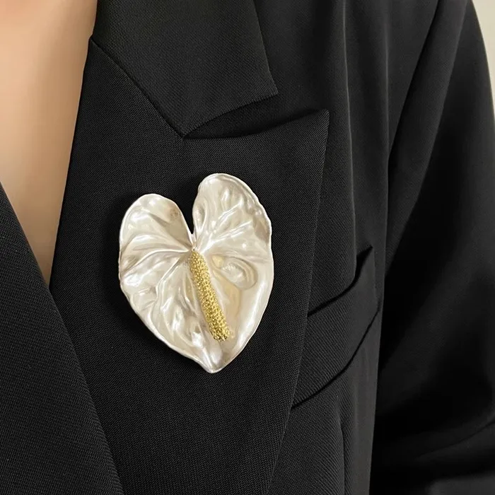 Authentic Eternal Ginkgo Whisper Brooch – Vintage Metallic Leaf of Renewal