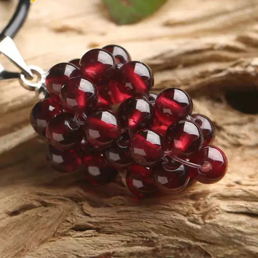 Authentic 1PC Natural Garnet Grape Pendant Women's Necklace Reiki Healing Decoration Real Mineral Material Crystals Bead Raw Stone Jewelry