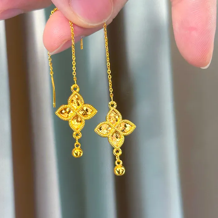 Authentic The Golden Clover's Enchanted Embrace