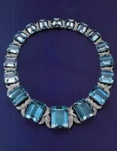 Authentic The Azure Tide Amulet: A Radiant Vessel of Clarity