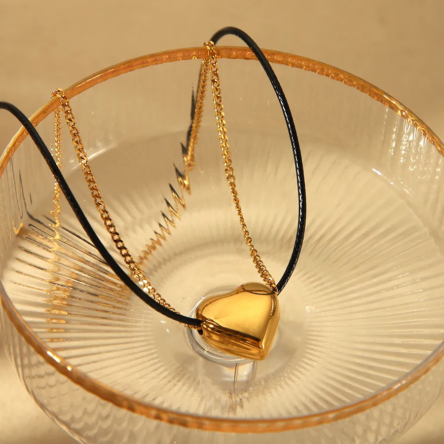 Authentic 18k Gold Plated Tarnish Free Love Heart Pendant Necklace For Women Wax Rope Chain Collar Jewelry