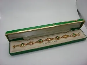 Authentic Enchanted 18ct Gold‑Plated Vintage Claddagh Bracelet – Aura of Love & Loyalty