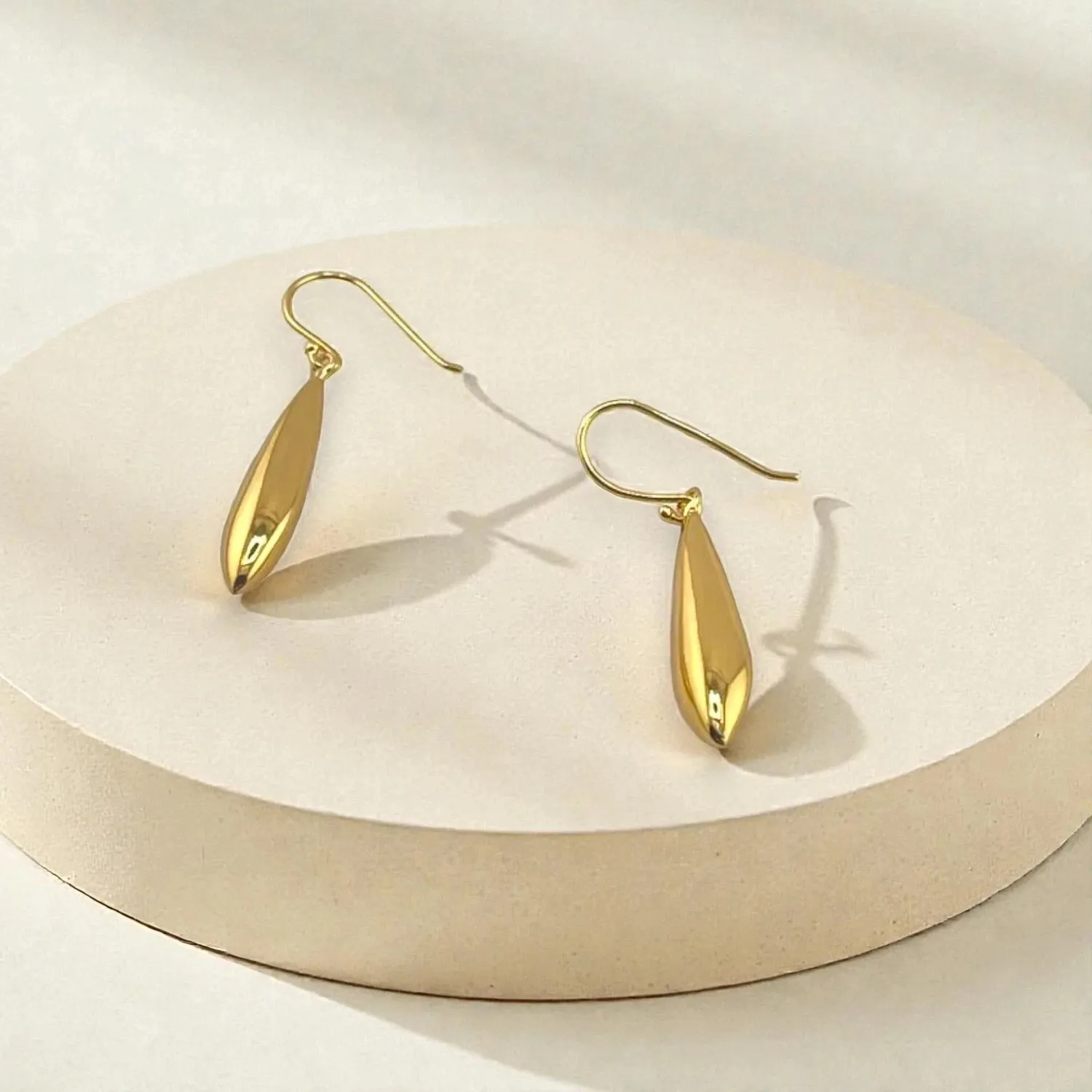Authentic 50-Pack Gold Teardrop Drop Earrings 18K Gold Plated L 30mm W 5mm