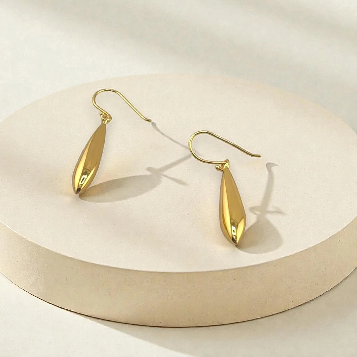 Authentic 50-Pack Gold Teardrop Drop Earrings 18K Gold Plated L 30mm W 5mm