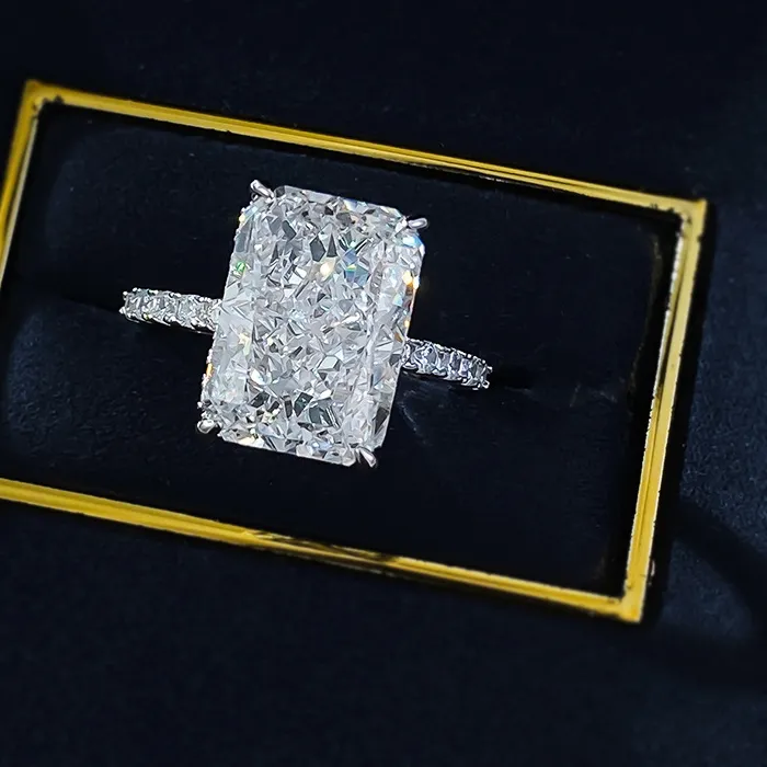 Authentic The Celestial Radiance Moissanite Band