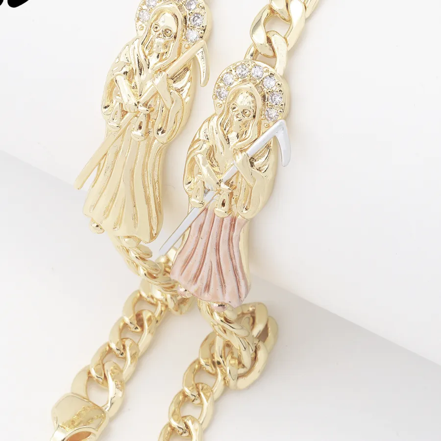Authentic The Sacred Guardian: 14k Oro Laminado Santa Muerte Bracelet