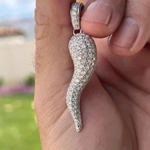 Authentic Unlock the Essence of Elegance with the Serenata Diamond Pendant