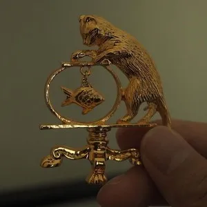 Authentic Antique Jewelry Cat Vintage Fishing Brooch Personality Vintage Brand Gold Plated