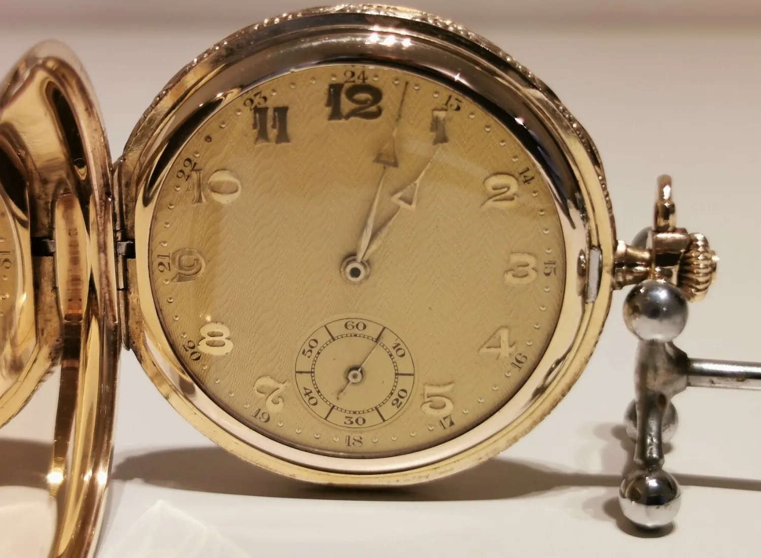 Authentic The 1928 Chronos Sentinel: A Gilded Vessel of Timeless Memory