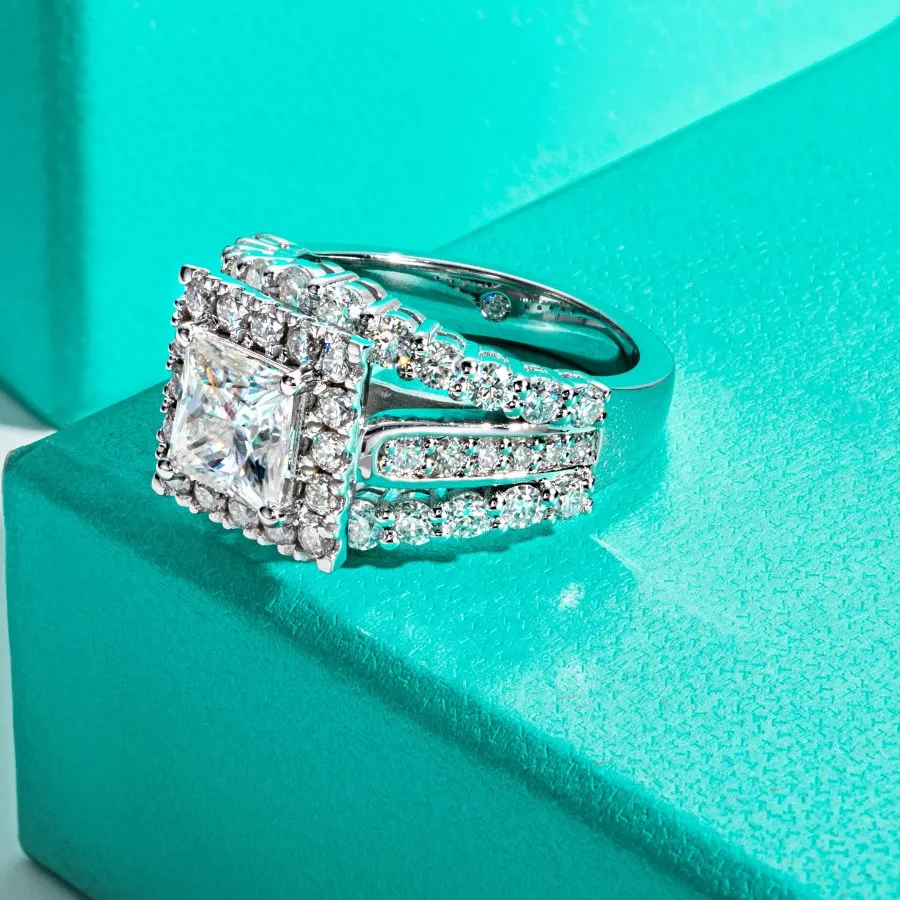 Authentic The Celestial Moissanite Radiance Band