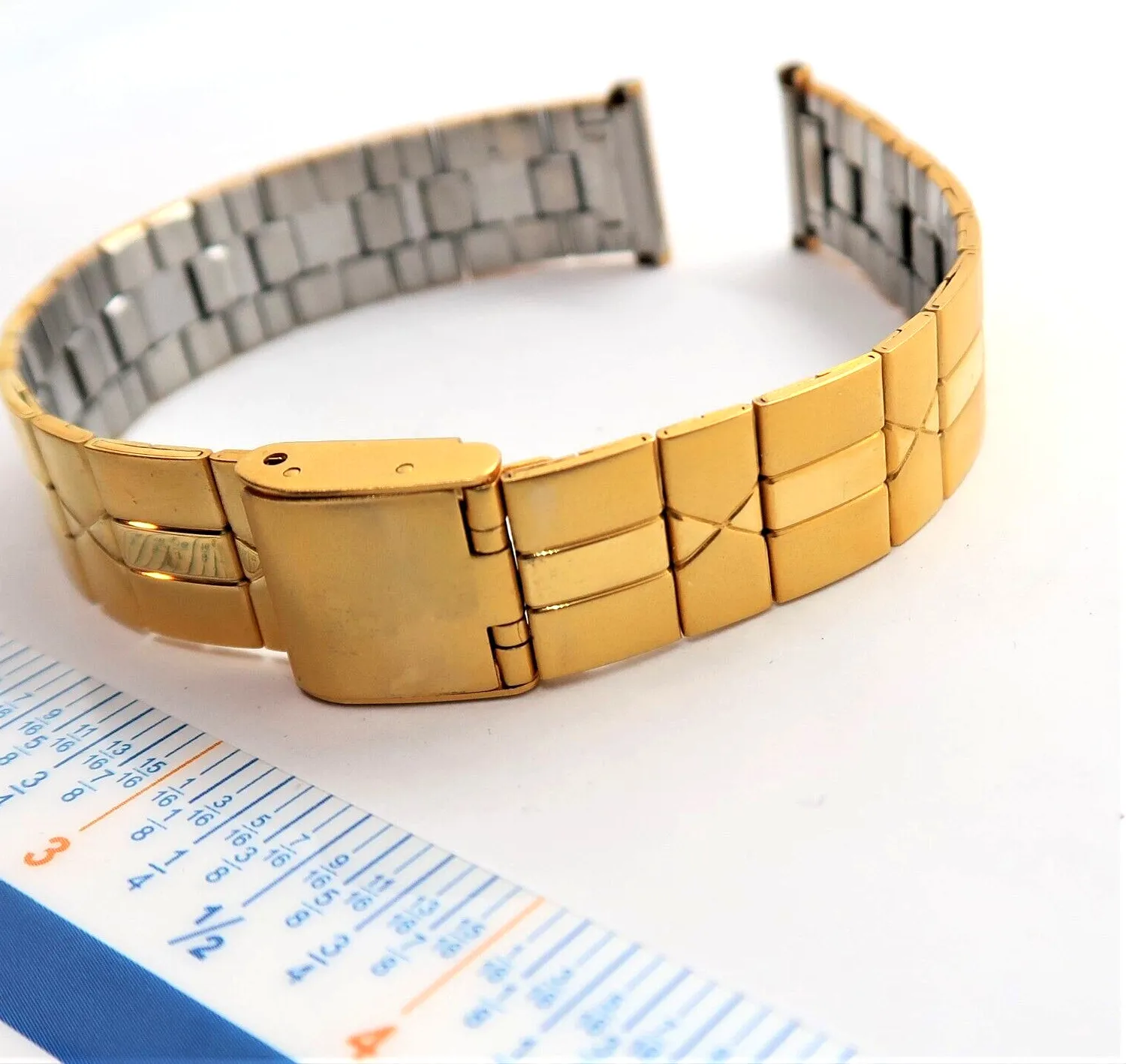 Authentic Bear's Protective Prowess: A Golden Amulet for Men