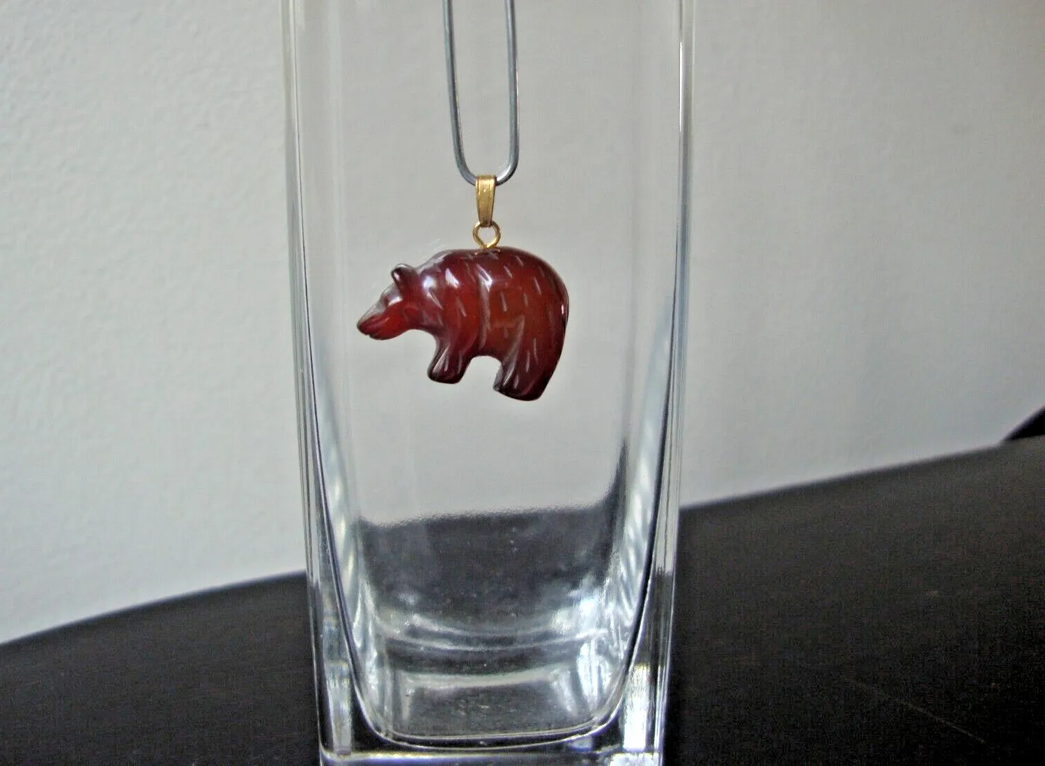 Authentic VINTAGE 1940-50s HANDMADE ENGRAVED DARK CARNELIAN 3D BEAR GOLD PLATED PENDANT