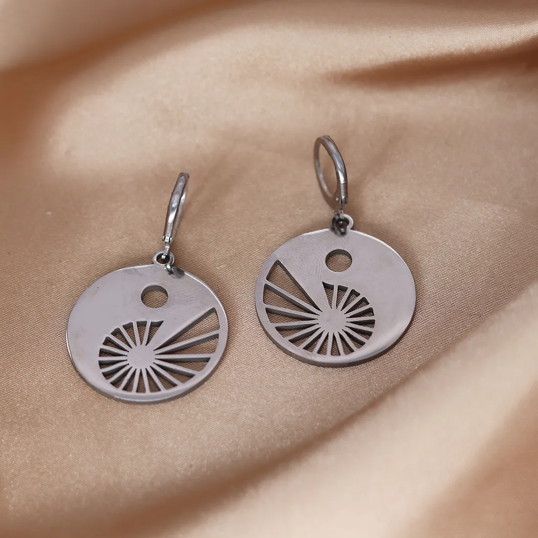 Authentic Golden Spiral Equilibrium: The Fibonacci Yin Yang Talismans