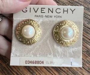 Authentic Empowered Elegance: GG Logo Earrings for the Modern Mystic