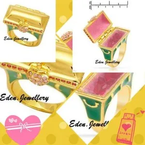 Authentic The Fairest Wish: Snow White's Gilded Treasure Chest Ring
