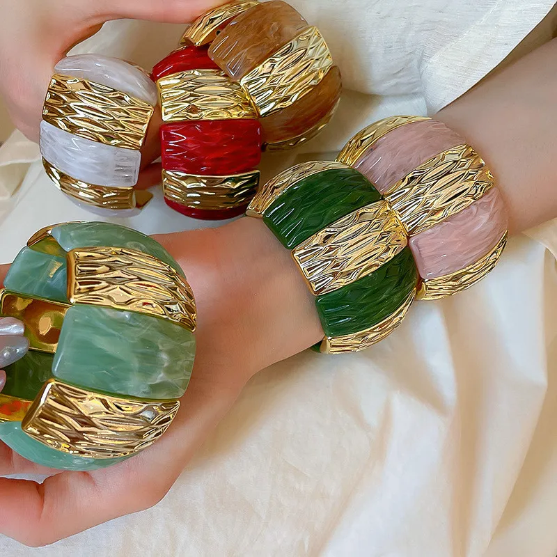 Authentic Vintage Acrylic Amber Elastic Geometric Bracelets Bangles for Women Stretchy Resin Big Cuff Bracelet Designer Jewelry 2025 ﻿