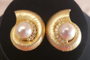 Authentic Celestial Shell & Pearl Radiance: Gold‑Plated Clip‑On Earrings