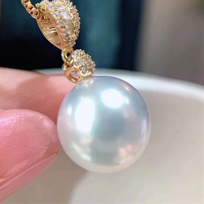 Authentic Luminous Akoya Pearl Of The Sea 18K Gold- Plated Lunar Talisman
