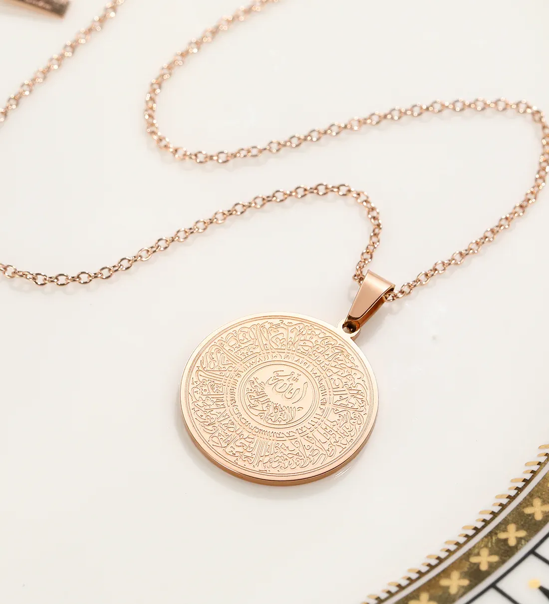 Authentic Custom Round Islamic Calligraphy Necklace Personalized Jewelry Intricate Arabic Script Pendant Unique Religious Themed Necklaces