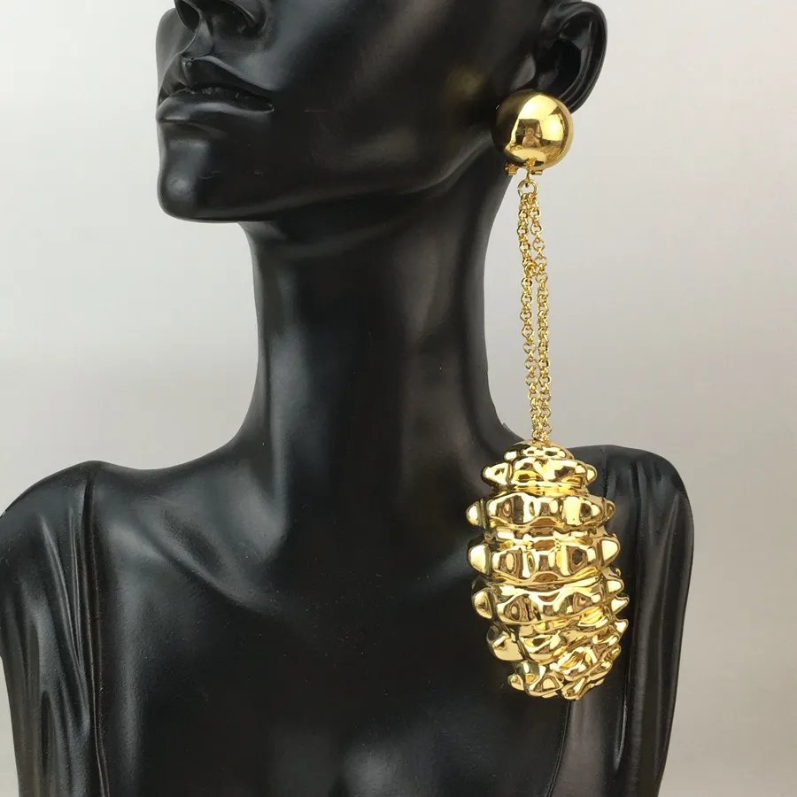 Authentic Eternal Radiance: Gold‑Plated Heart‑Guard Earrings