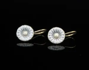 Authentic Dance with Whimsy: Vintage Daisy Earrings Embellish your Inner Radiance