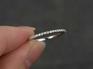 Authentic Celestial Whisper: 1‑Carat Lab‑Created White‑Gold Stacking Ring